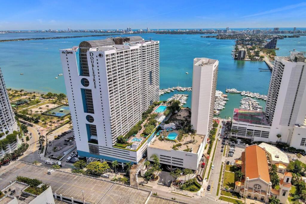 Enchanted! Miami Skyline & Water Views Apartment Екстериор снимка